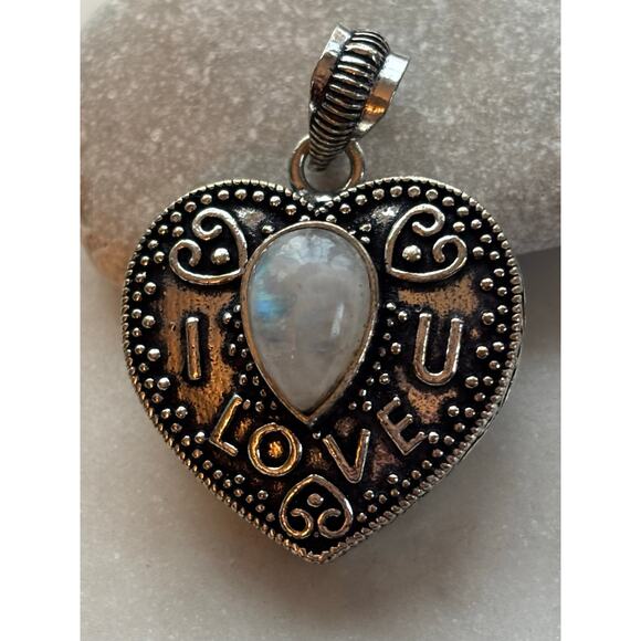 10359 925 Silver Moonstone Heart Pendant - Picture 1 of 7
